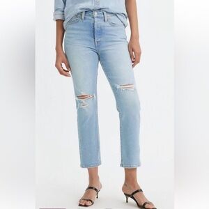 Levi's Women's  wedgie straight size light wash jeans . Size 26